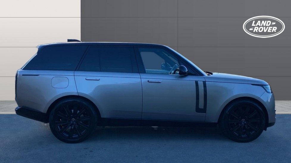 Land Rover Range Rover 3.0 D300 HSE 4dr Auto Diesel Estate - Image 5