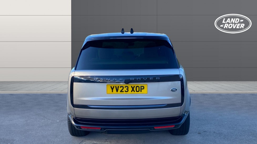 Land Rover Range Rover 3.0 D300 HSE 4dr Auto Diesel Estate - Image 6