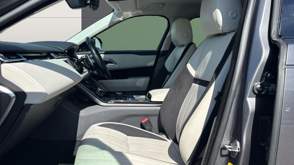 Land Rover Range Rover Velar 2.0 D240 R-Dynamic SE 5dr Auto Diesel Estate - Image 3