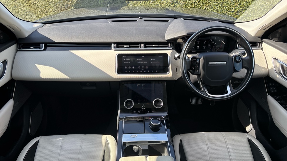 Land Rover Range Rover Velar 2.0 D240 R-Dynamic SE 5dr Auto Diesel Estate - Image 9