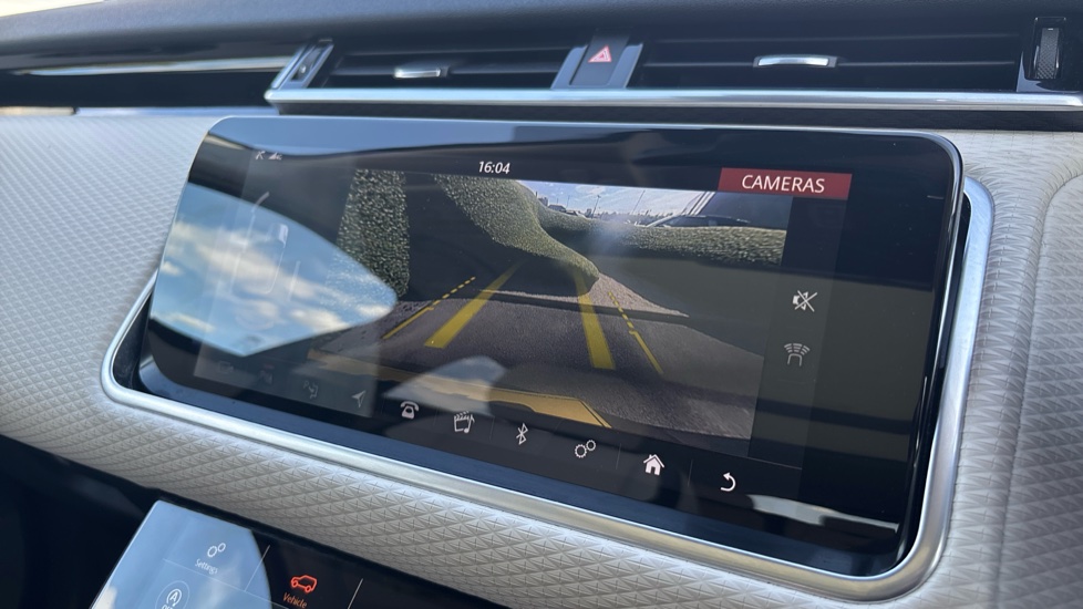 Land Rover Range Rover Velar 2.0 D240 R-Dynamic SE 5dr Auto Diesel Estate - Image 12
