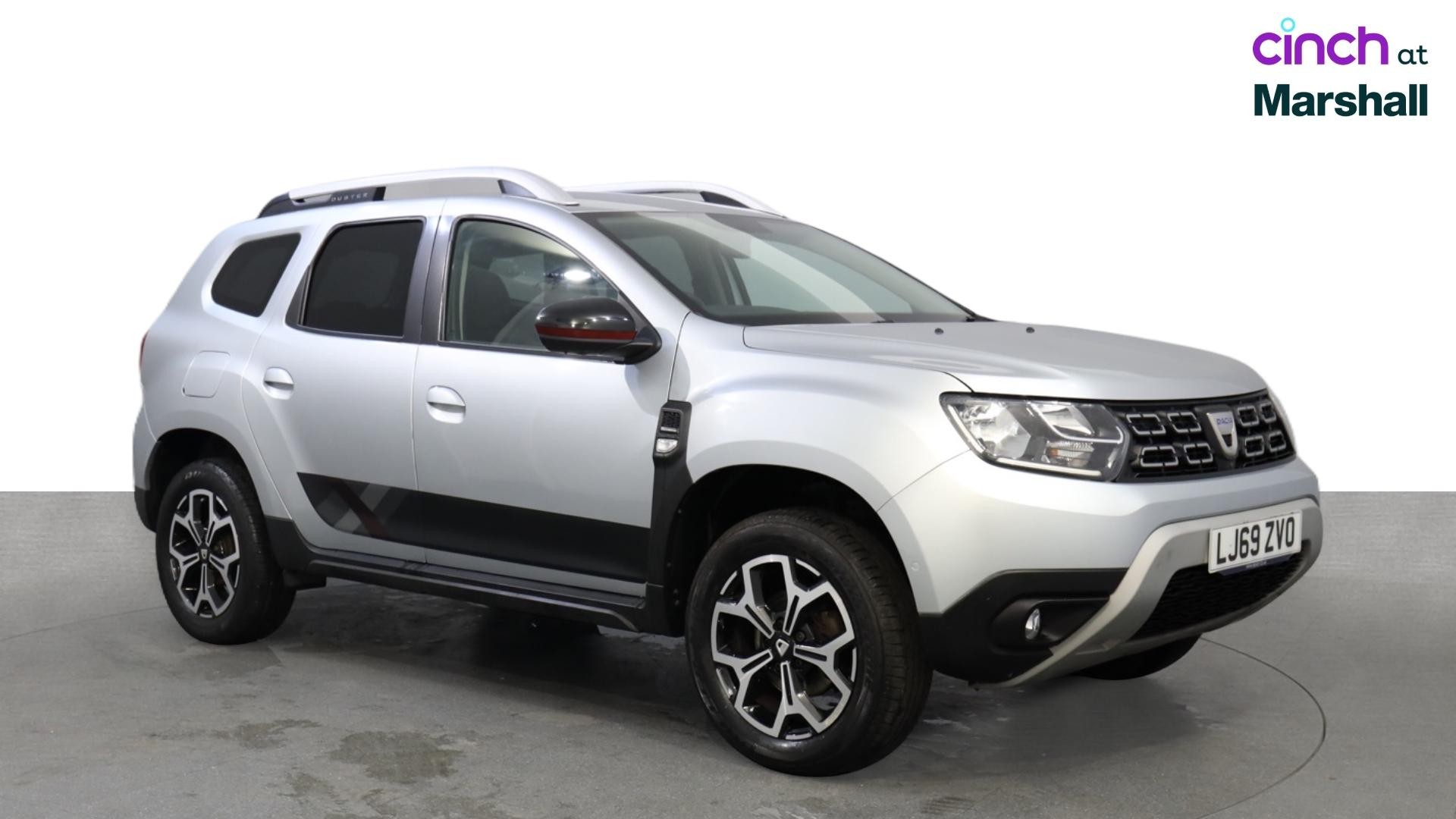 Dacia Duster listing photo