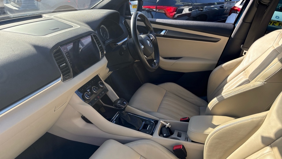 Skoda Karoq 1.5 TSI Edition 5dr DSG Petrol Estate - Image 2