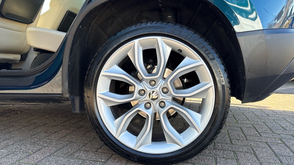 Skoda Karoq 1.5 TSI Edition 5dr DSG Petrol Estate - Image 5
