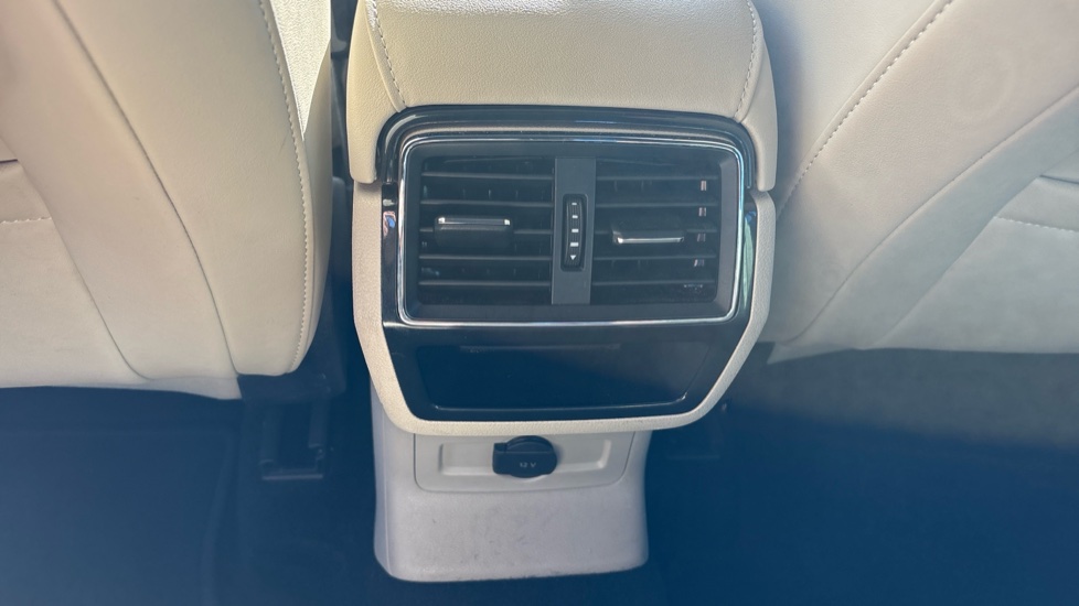 Skoda Karoq 1.5 TSI Edition 5dr DSG Petrol Estate - Image 24