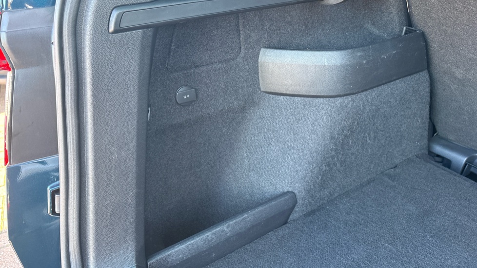 Skoda Karoq 1.5 TSI Edition 5dr DSG Petrol Estate - Image 34