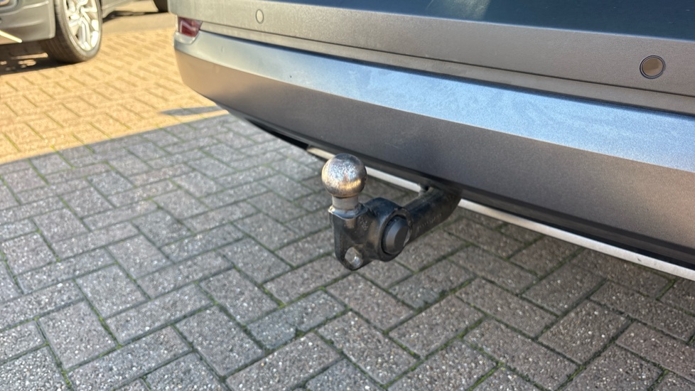 Skoda Karoq 1.5 TSI Edition 5dr DSG Petrol Estate - Image 35