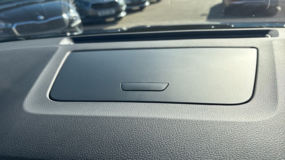 Skoda Karoq 1.5 TSI Edition 5dr DSG Petrol Estate - Image 53
