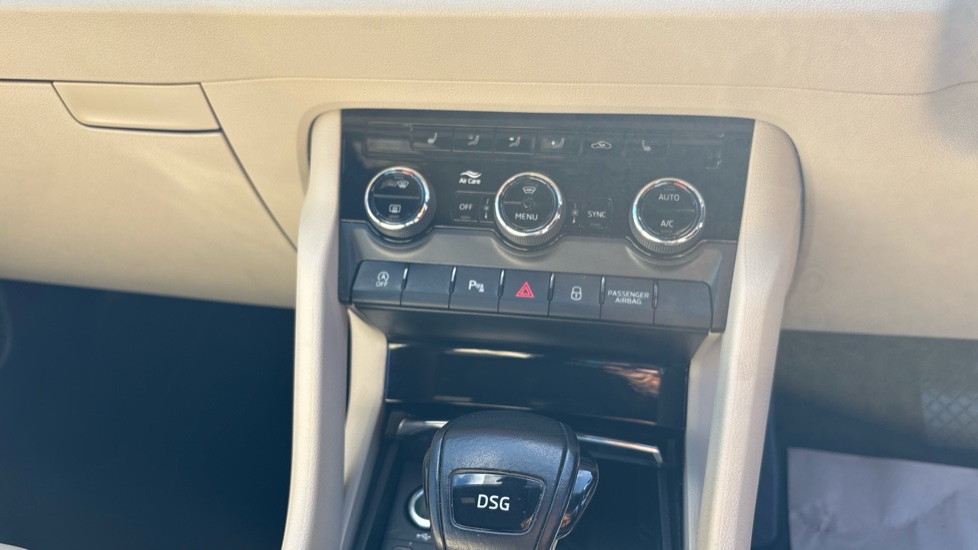 Skoda Karoq 1.5 TSI Edition 5dr DSG Petrol Estate - Image 59