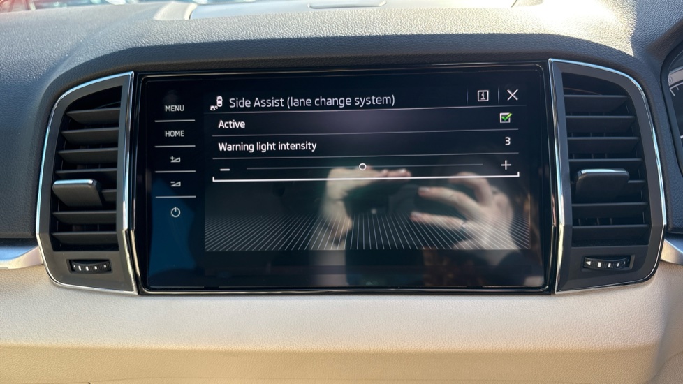 Skoda Karoq 1.5 TSI Edition 5dr DSG Petrol Estate - Image 74
