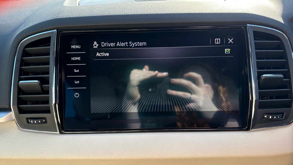 Skoda Karoq 1.5 TSI Edition 5dr DSG Petrol Estate - Image 76