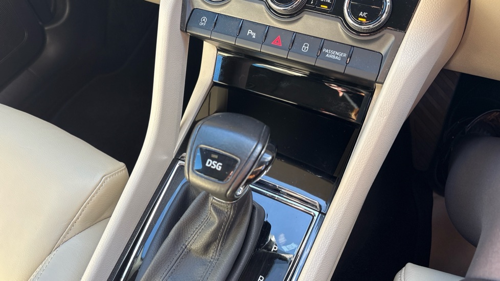 Skoda Karoq 1.5 TSI Edition 5dr DSG Petrol Estate - Image 80