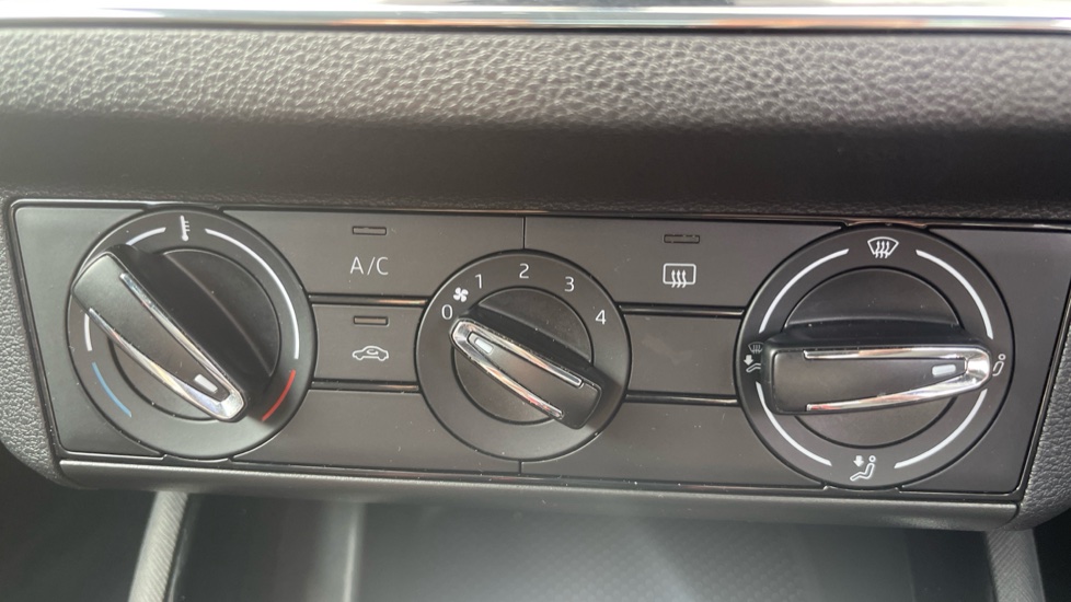 Skoda Kamiq 1.0 TSI 110 Monte Carlo 5dr DSG Petrol Hatchback - Image 13