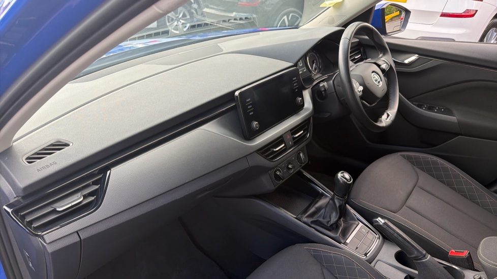 Skoda Kamiq 1.0 TSI 95 SE 5dr Petrol Hatchback - Image 2