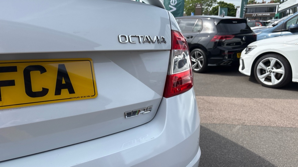 Skoda Octavia 2.0 TDI CR vRS 5dr DSG Diesel Hatchback - Image 21