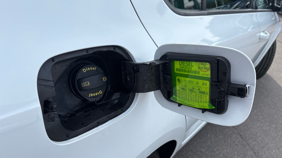 Skoda Octavia 2.0 TDI CR vRS 5dr DSG Diesel Hatchback - Image 27