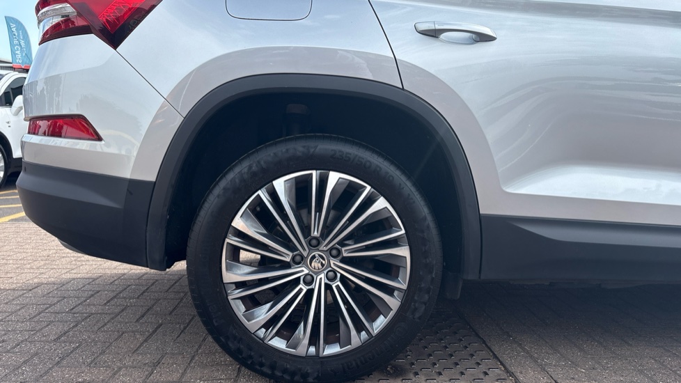 Skoda Kodiaq 1.5 TSI SE L Executive 5dr DSG [7 Seat] Petrol Estate - Image 5