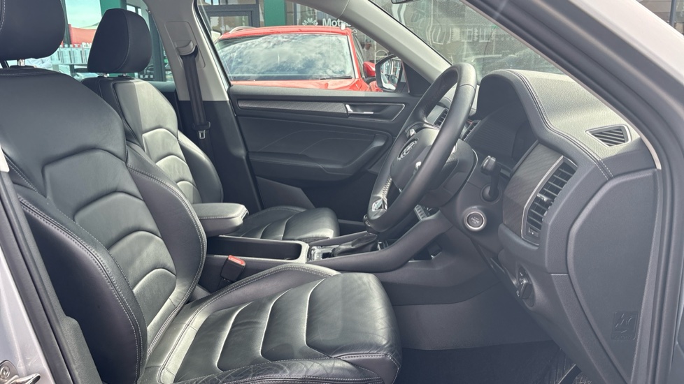 Skoda Kodiaq 1.5 TSI SE L Executive 5dr DSG [7 Seat] Petrol Estate - Image 15