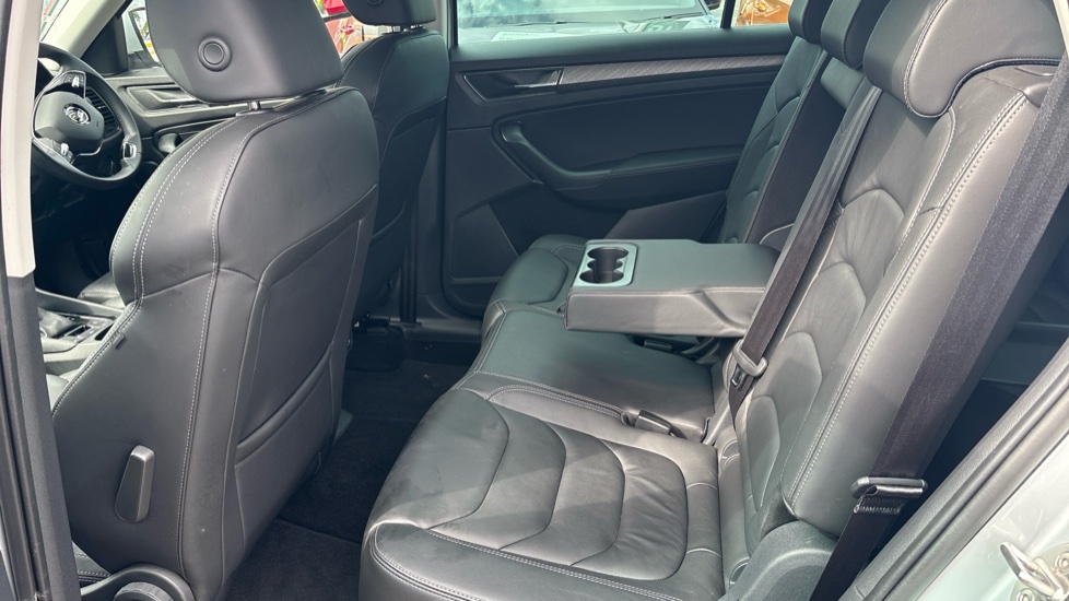 Skoda Kodiaq 1.5 TSI SE L Executive 5dr DSG [7 Seat] Petrol Estate - Image 23