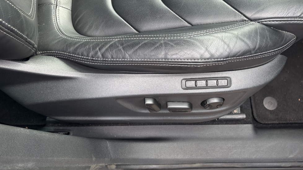 Skoda Kodiaq 1.5 TSI SE L Executive 5dr DSG [7 Seat] Petrol Estate - Image 33