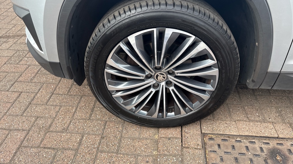 Skoda Kodiaq 1.5 TSI SE L Executive 5dr DSG [7 Seat] Petrol Estate - Image 45