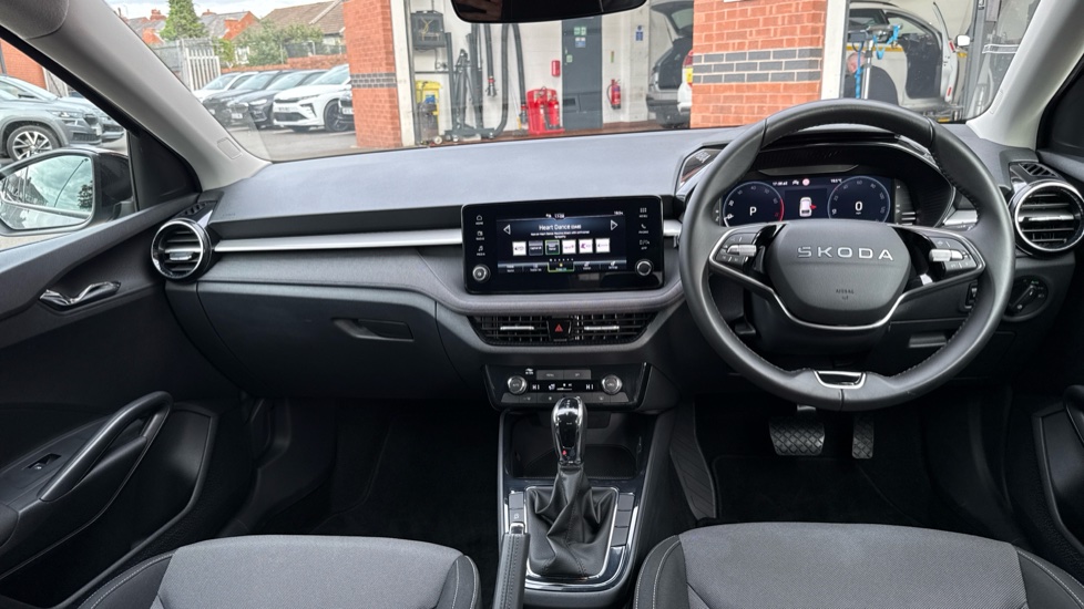 Skoda Fabia 1.0 TSI 116 Design Edition 5dr DSG Petrol Hatchback - Image 9