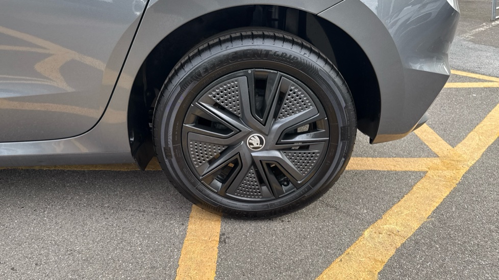 Skoda Fabia 1.0 TSI 116 Design Edition 5dr DSG Petrol Hatchback - Image 46