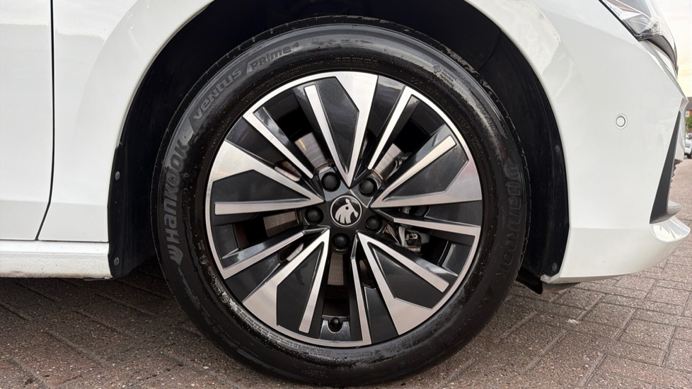 Skoda Superb 2.0 TDI SE Technology 5dr DSG Diesel Hatchback - Image 5