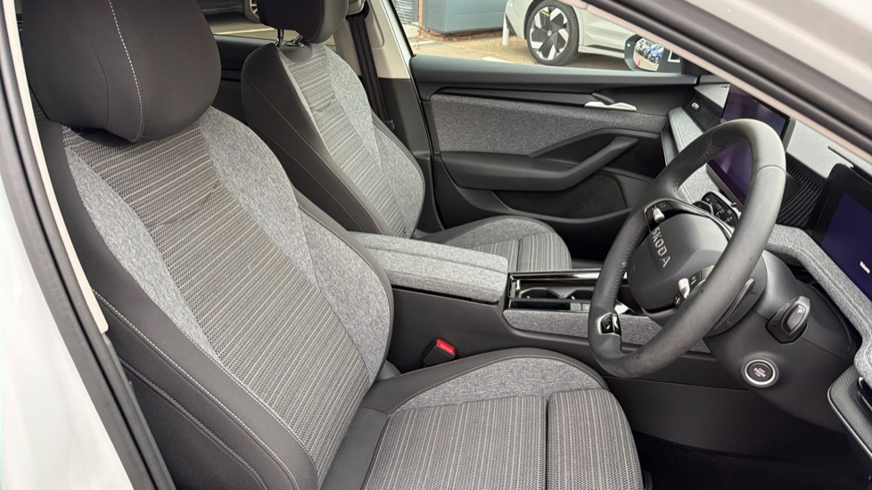 Skoda Superb 2.0 TDI SE Technology 5dr DSG Diesel Hatchback - Image 15