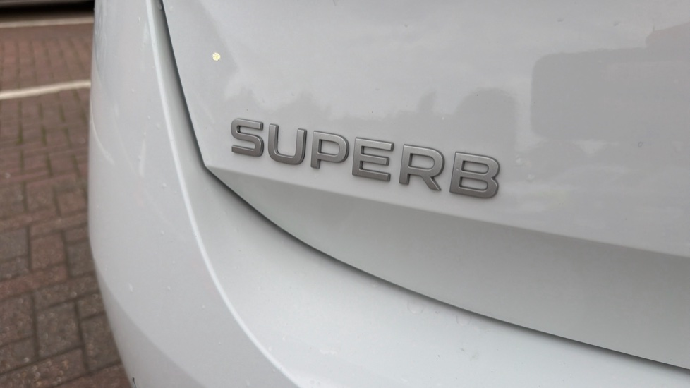 Skoda Superb 2.0 TDI SE Technology 5dr DSG Diesel Hatchback - Image 26
