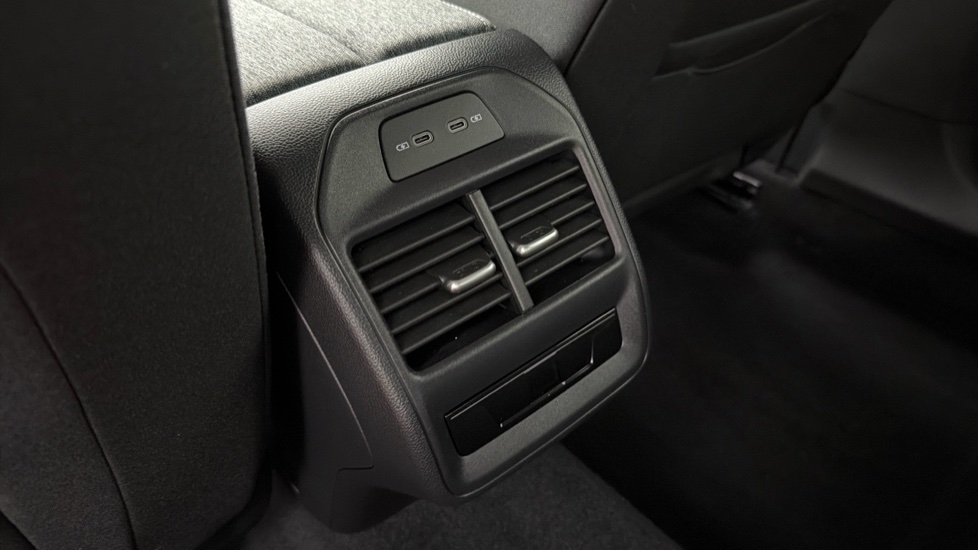 Skoda Superb 2.0 TDI SE Technology 5dr DSG Diesel Hatchback - Image 30