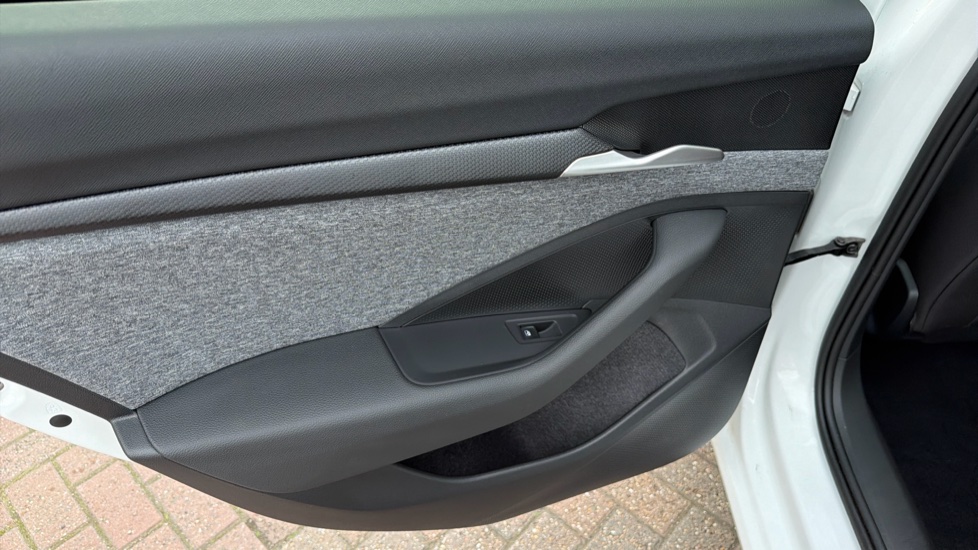 Skoda Superb 2.0 TDI SE Technology 5dr DSG Diesel Hatchback - Image 31
