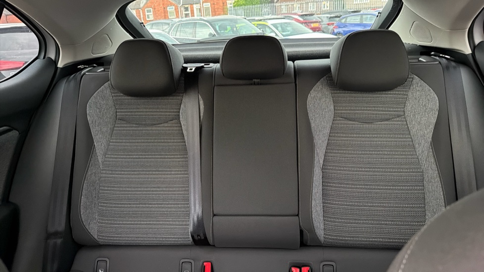 Skoda Superb 2.0 TDI SE Technology 5dr DSG Diesel Hatchback - Image 32