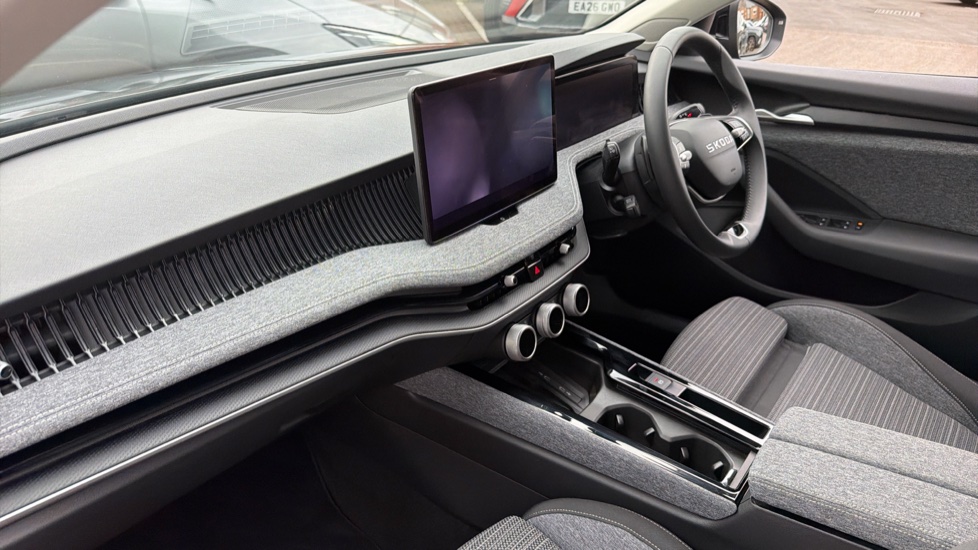 Skoda Superb 2.0 TDI SE Technology 5dr DSG Diesel Hatchback - Image 2