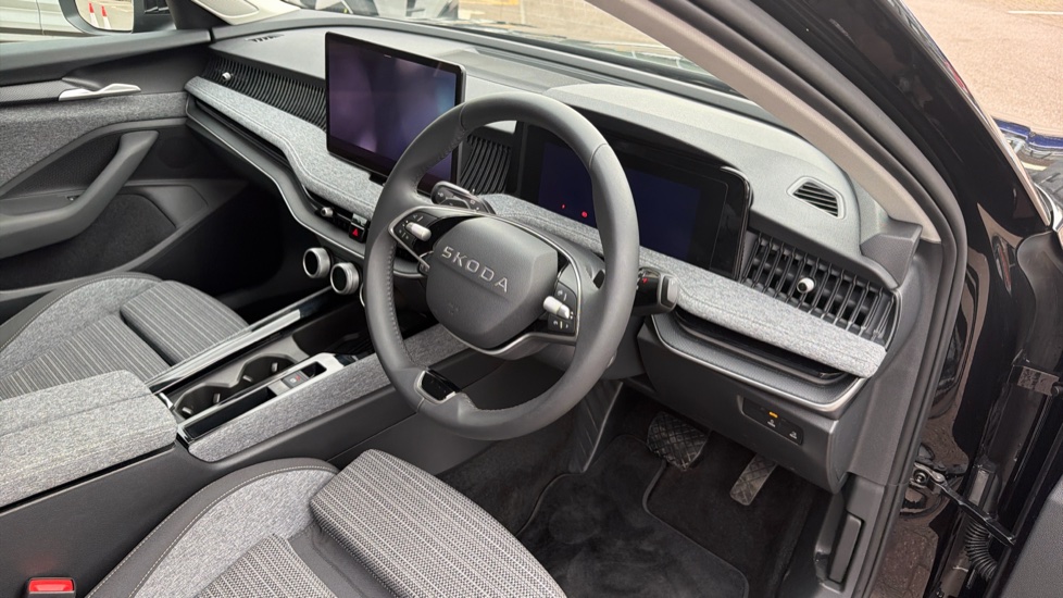 Skoda Superb 2.0 TDI SE Technology 5dr DSG Diesel Hatchback - Image 6