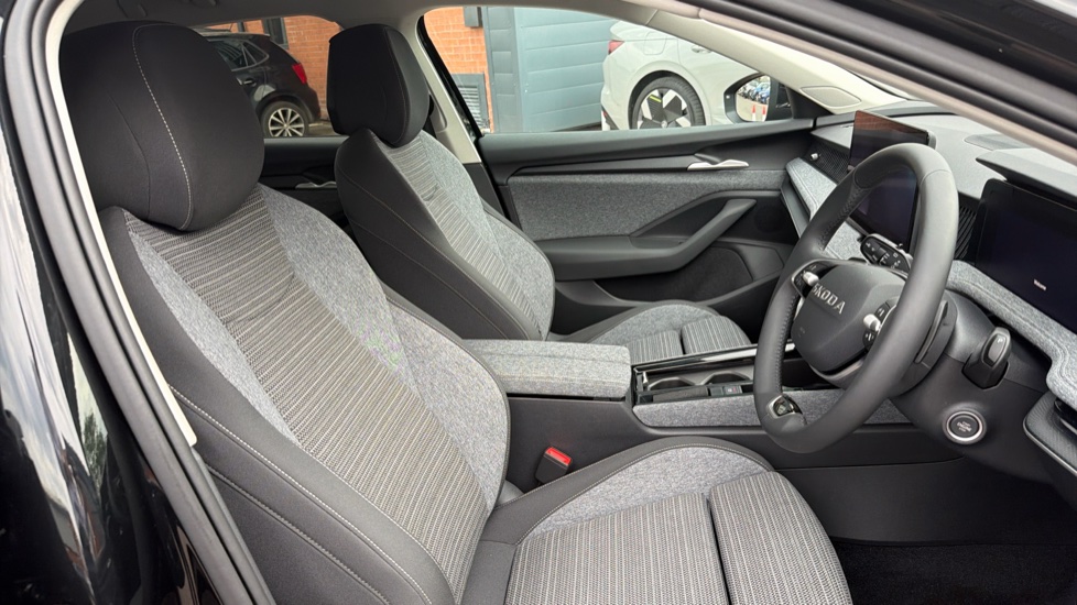 Skoda Superb 2.0 TDI SE Technology 5dr DSG Diesel Hatchback - Image 15