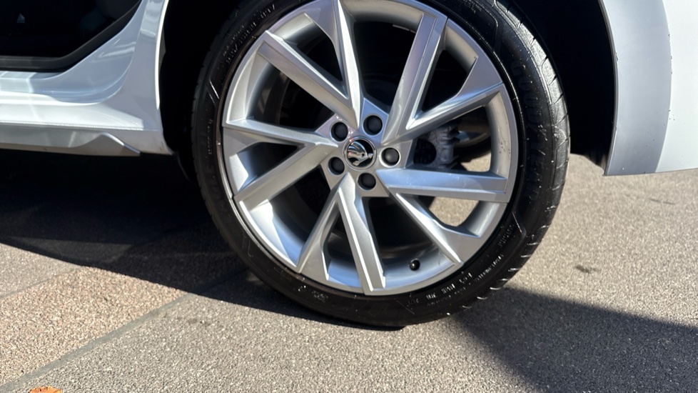 Skoda Kamiq 1.0 TSI 110 SE L Executive 5dr Petrol Hatchback - Image 41