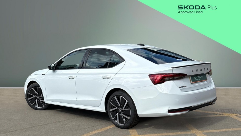 Skoda Octavia 1.5 TSI 150 e-TEC Sportline 5dr DSG Petrol Hatchback - Image 3