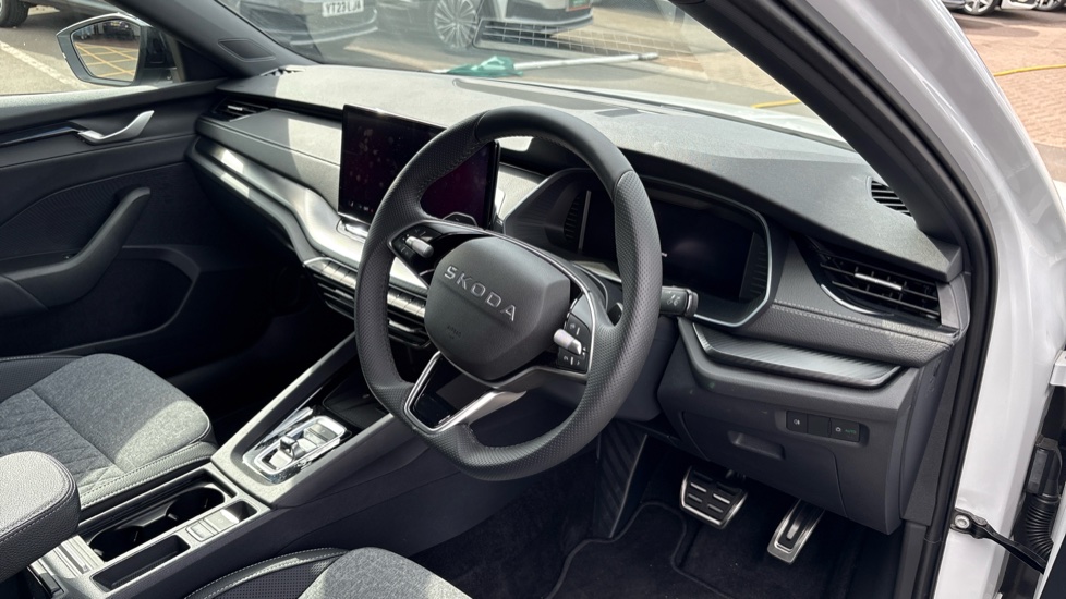 Skoda Octavia 1.5 TSI 150 e-TEC Sportline 5dr DSG Petrol Hatchback - Image 6