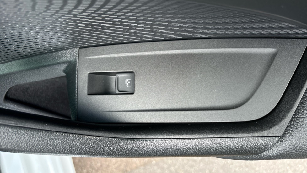 Skoda Octavia 1.5 TSI 150 e-TEC Sportline 5dr DSG Petrol Hatchback - Image 23