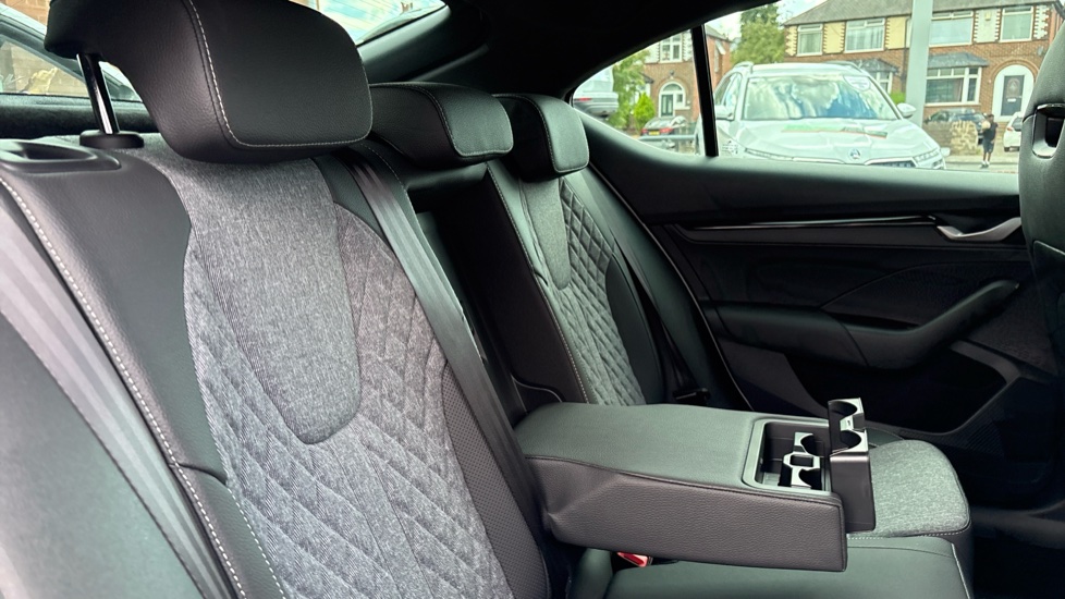 Skoda Octavia 1.5 TSI 150 e-TEC Sportline 5dr DSG Petrol Hatchback - Image 27