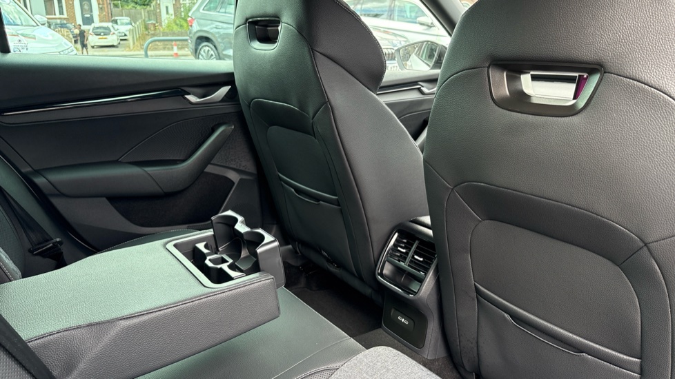 Skoda Octavia 1.5 TSI 150 e-TEC Sportline 5dr DSG Petrol Hatchback - Image 29