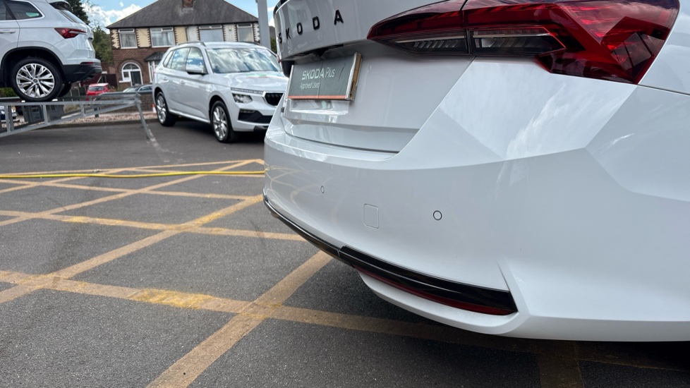 Skoda Octavia 1.5 TSI 150 e-TEC Sportline 5dr DSG Petrol Hatchback - Image 32