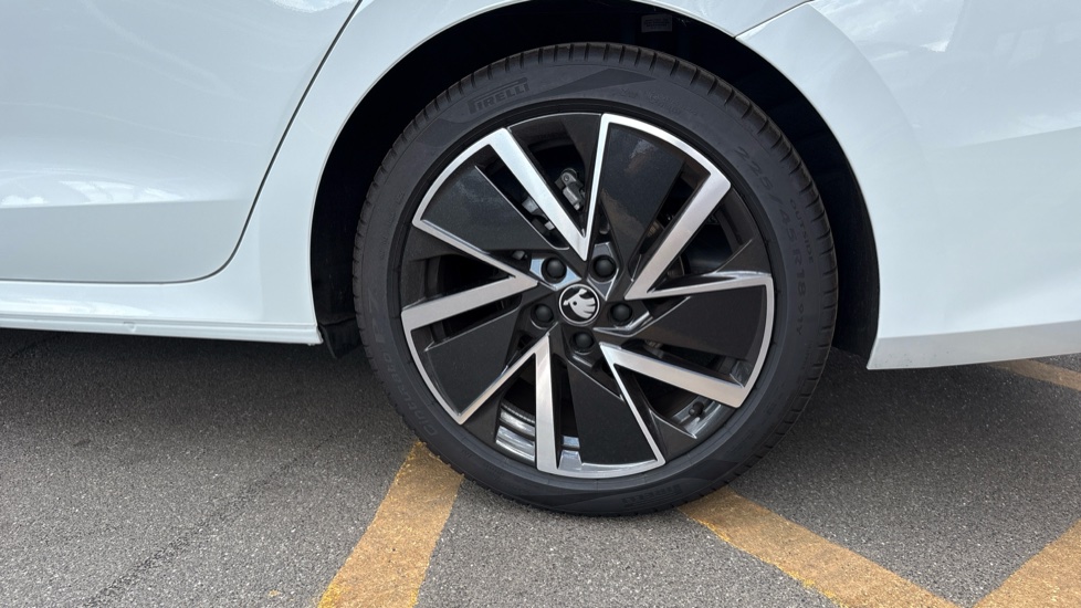 Skoda Octavia 1.5 TSI 150 e-TEC Sportline 5dr DSG Petrol Hatchback - Image 38