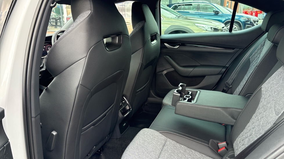 Skoda Octavia 1.5 TSI 150 e-TEC Sportline 5dr DSG Petrol Hatchback - Image 40