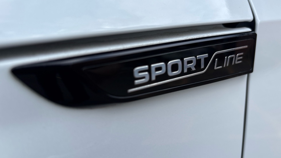 Skoda Octavia 1.5 TSI 150 e-TEC Sportline 5dr DSG Petrol Hatchback - Image 43