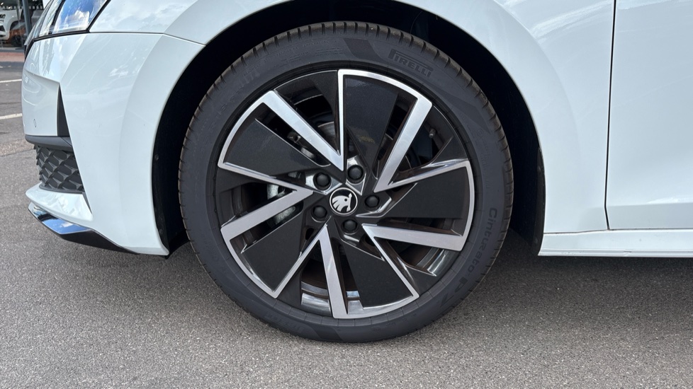 Skoda Octavia 1.5 TSI 150 e-TEC Sportline 5dr DSG Petrol Hatchback - Image 44