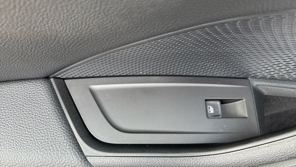 Skoda Octavia 1.5 TSI 150 e-TEC Sportline 5dr DSG Petrol Hatchback - Image 46