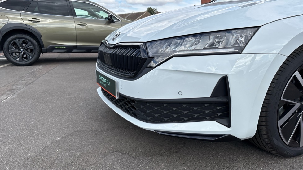 Skoda Octavia 1.5 TSI 150 e-TEC Sportline 5dr DSG Petrol Hatchback - Image 49