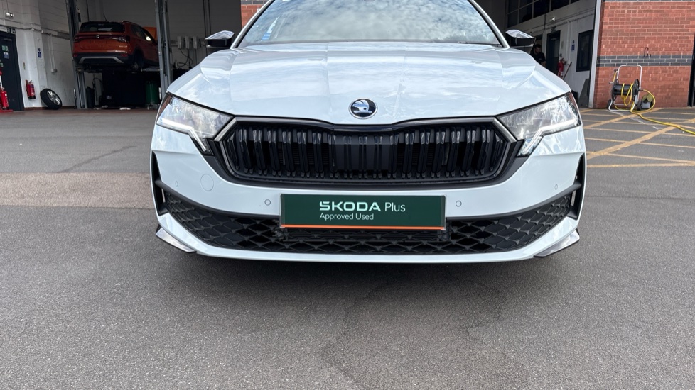 Skoda Octavia 1.5 TSI 150 e-TEC Sportline 5dr DSG Petrol Hatchback - Image 50